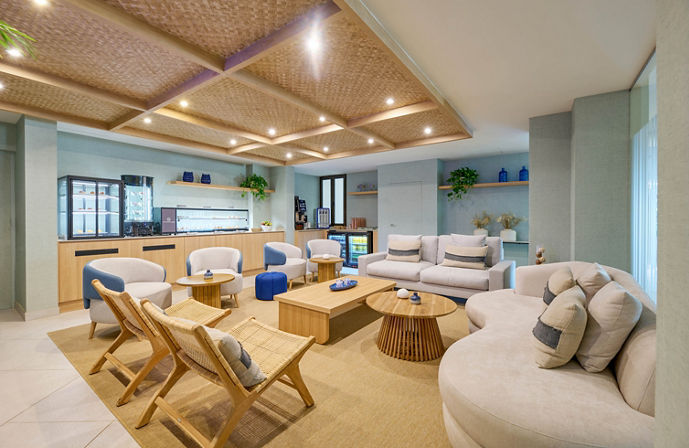 //www.jet2holidays.com/-/media/assets/product images - custom overview groups/pmi/aluasoul palma/pmi_70427_aluasoul-palma_060126_01_custom-overview--689-x-448.jpeg